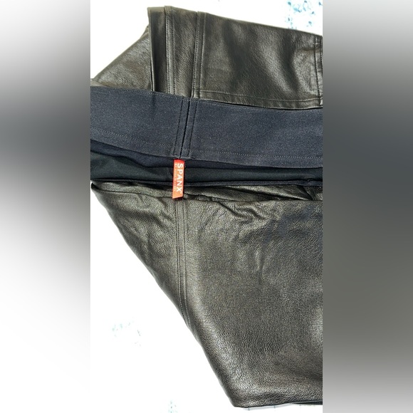 Women’s SPANX brand leather pants - Picture 4 of 4